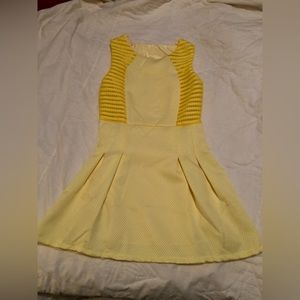 Sleeveless yellow sundress